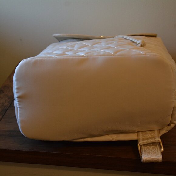 Daisy Fuentes Women Quilted Nylon Backpack Cream NWT - Picture 11 of 11